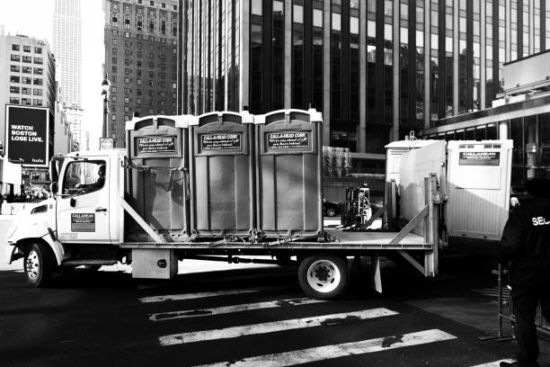 Best Portable restroom trailer rental  in Rolling Meadows, IL